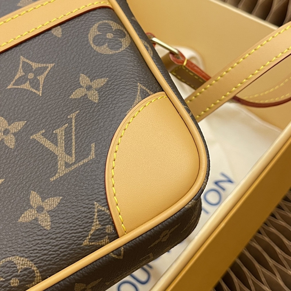 ルイヴィトンバッグ細部ディテール